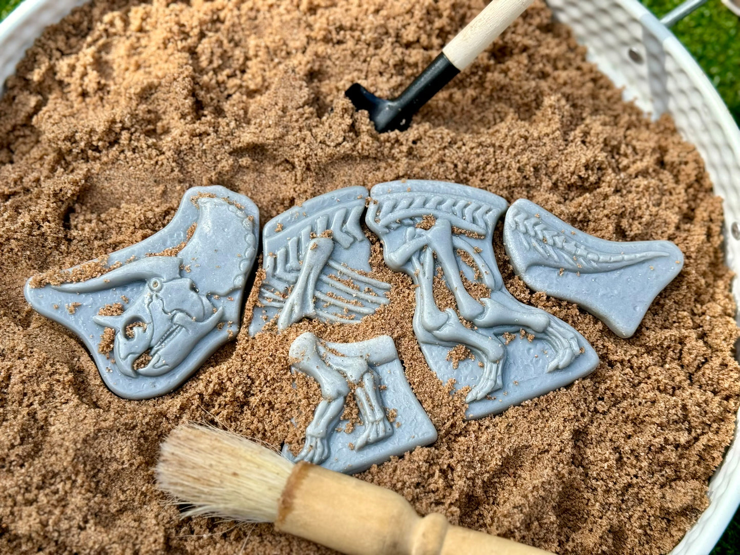 Dinosaur Dig & Discover Puzzle Stones