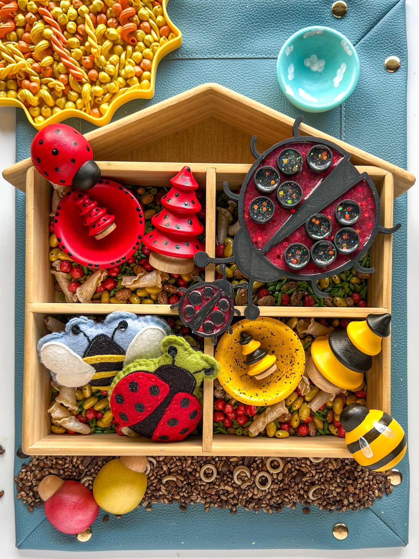 Bestie Bugs Sensory Play Filler